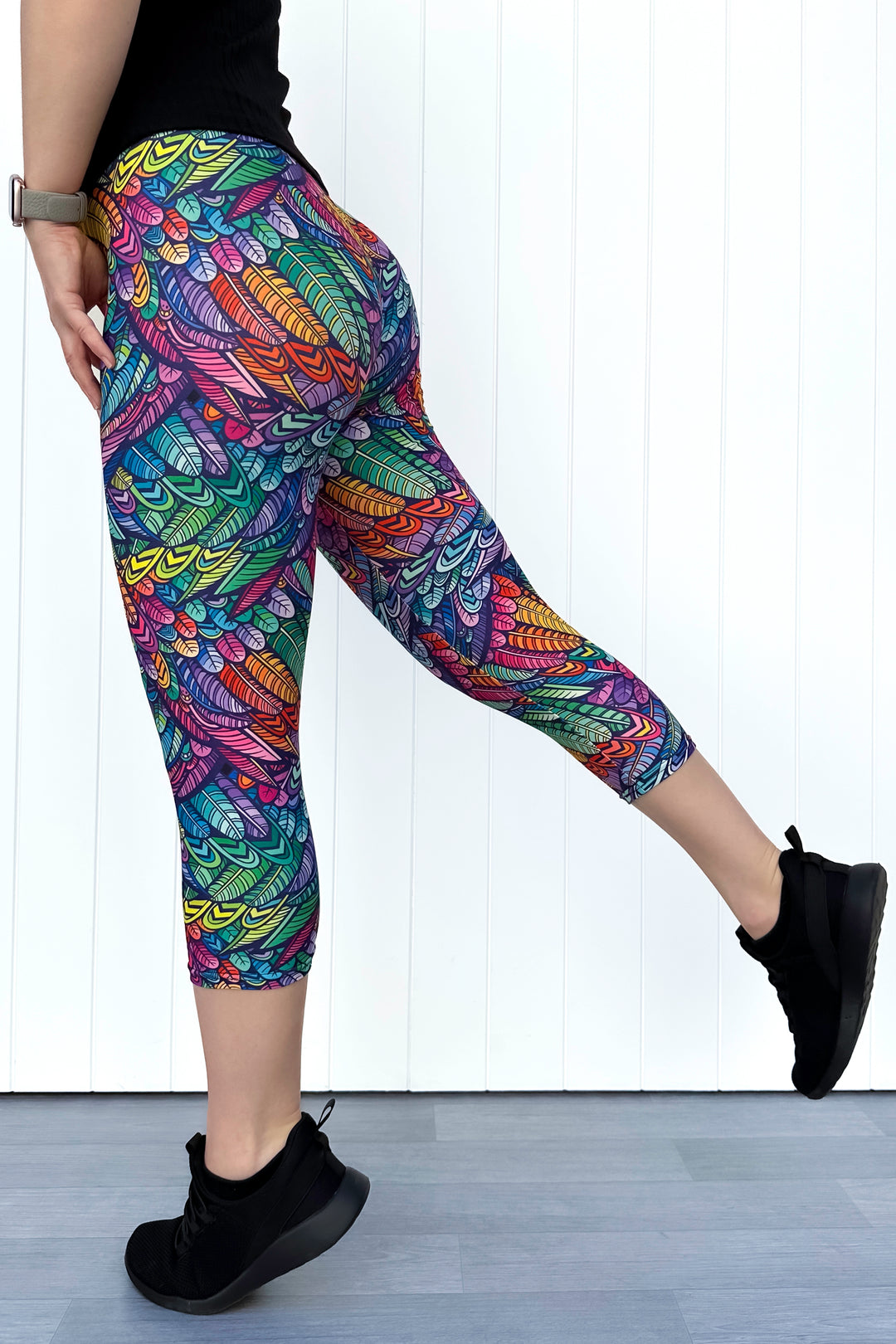 Feather Wild - Casual - Capri Leggings
