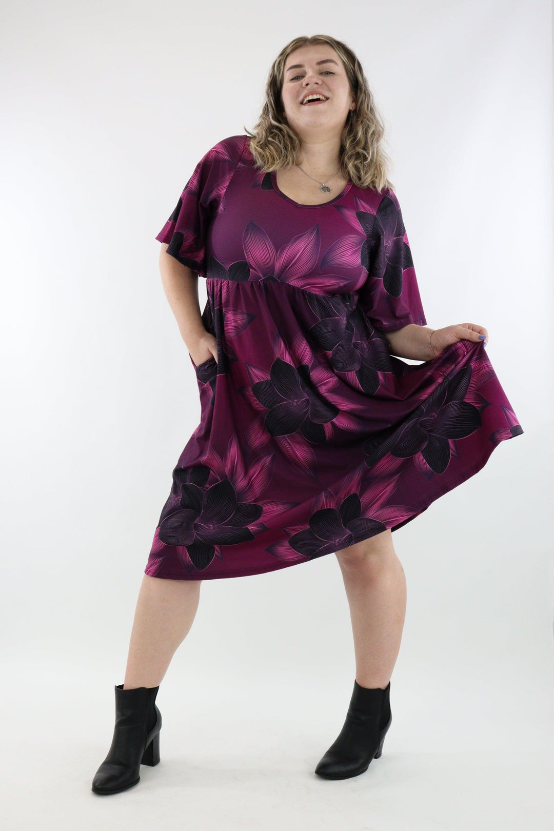 Burgundy Flower - Midi Length Dress - Mid Sleeve - Pockets - Pawlie