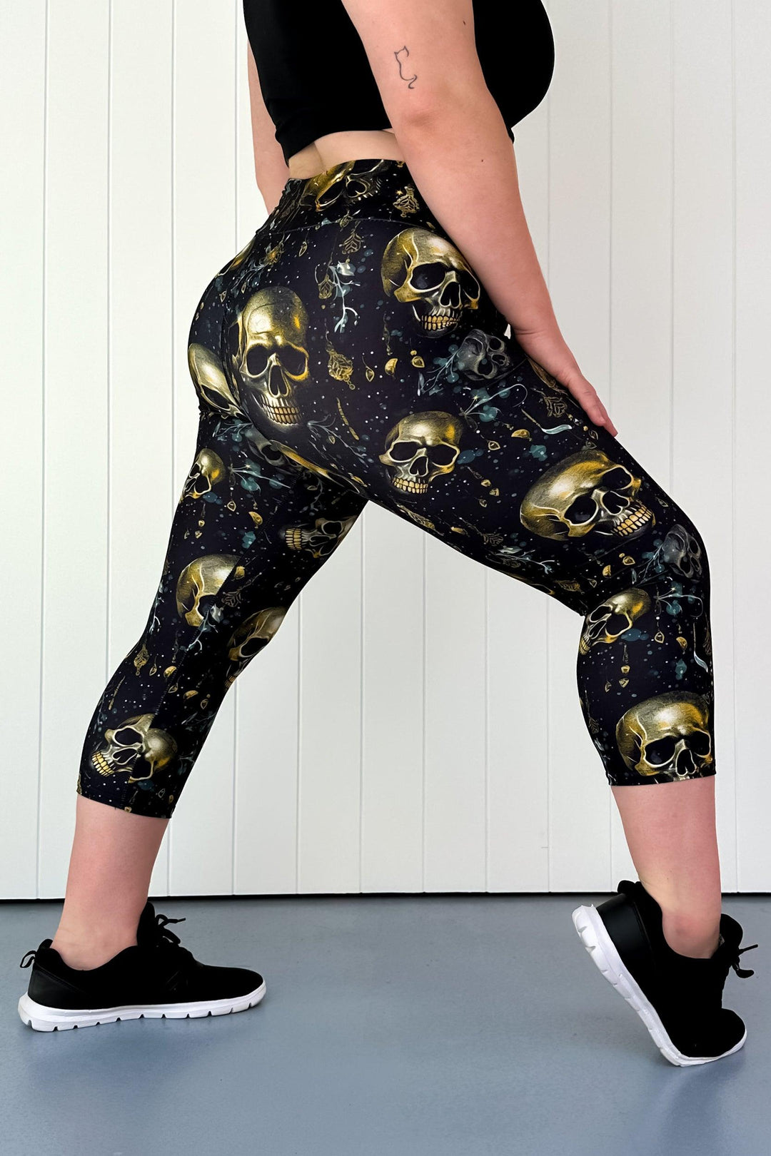 Skull Trinkets - Casual - Capri Leggings