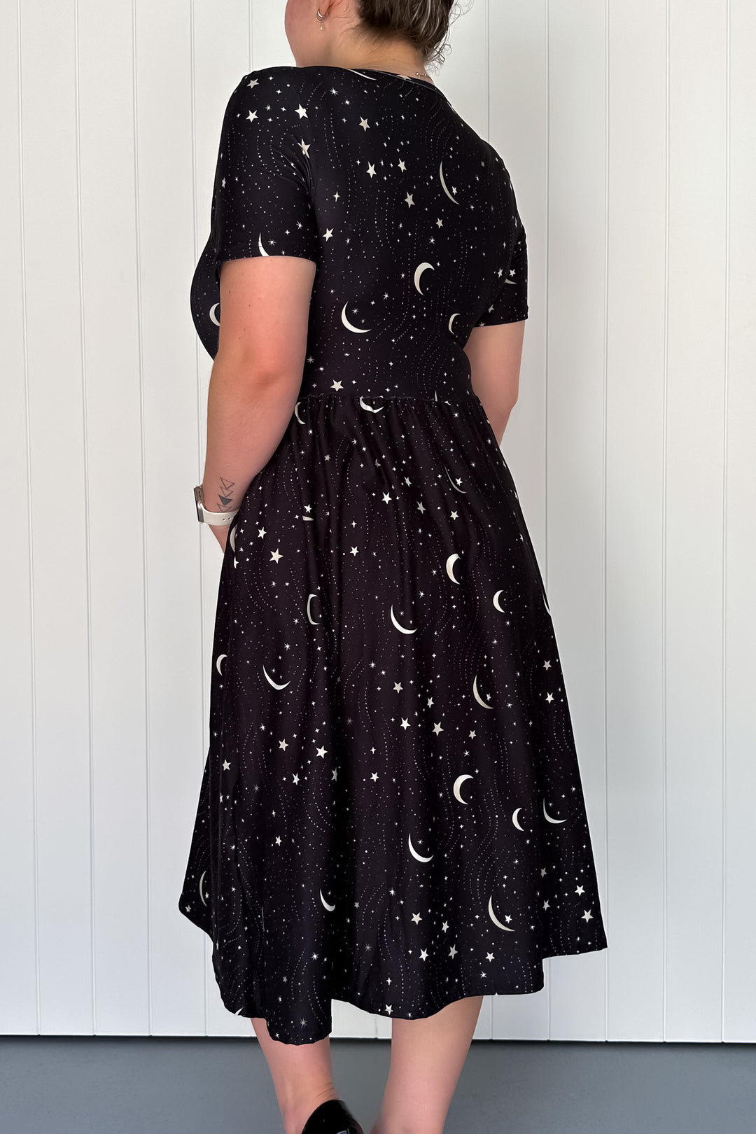 Moonbeam Nightfall - Midi Dress - Short Sleeve - Pockets