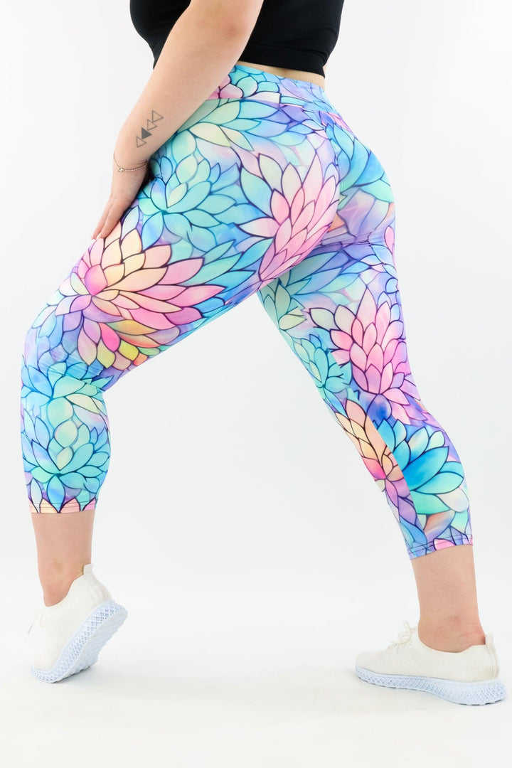 Pastel Lotus - Casual - Capri Leggings