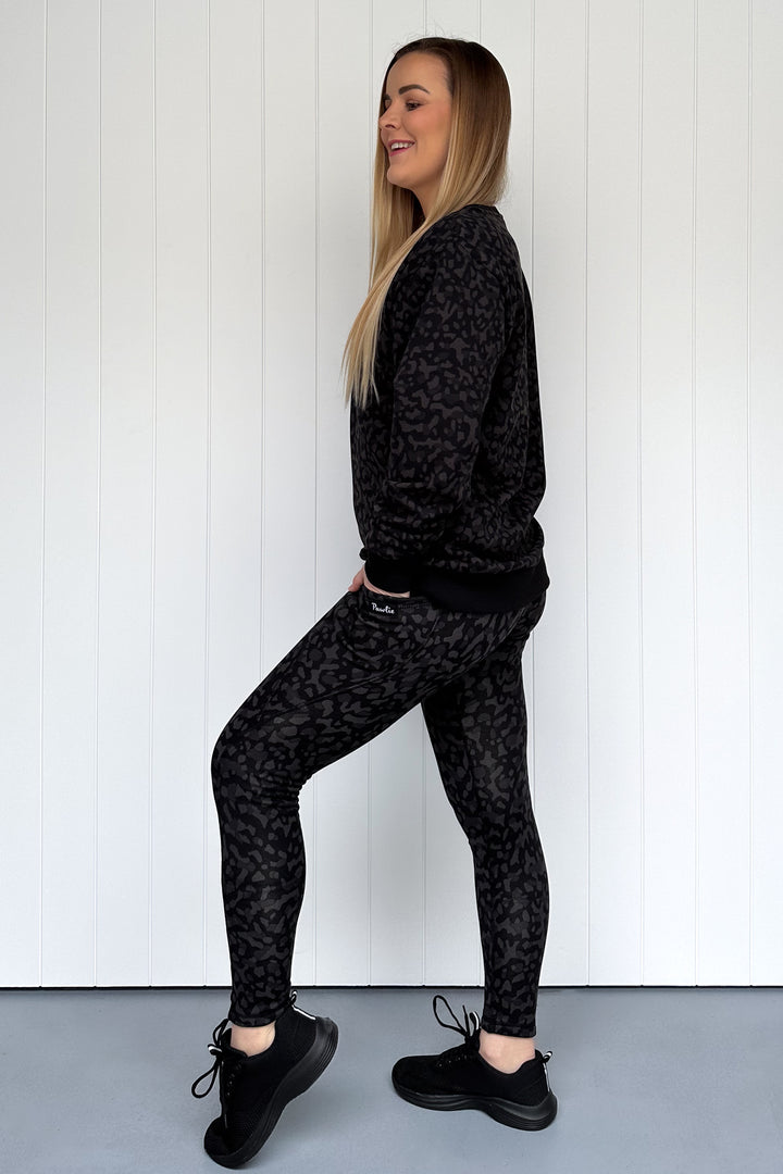 Black Panther - Fleece - Leg Pockets - Full Leggings