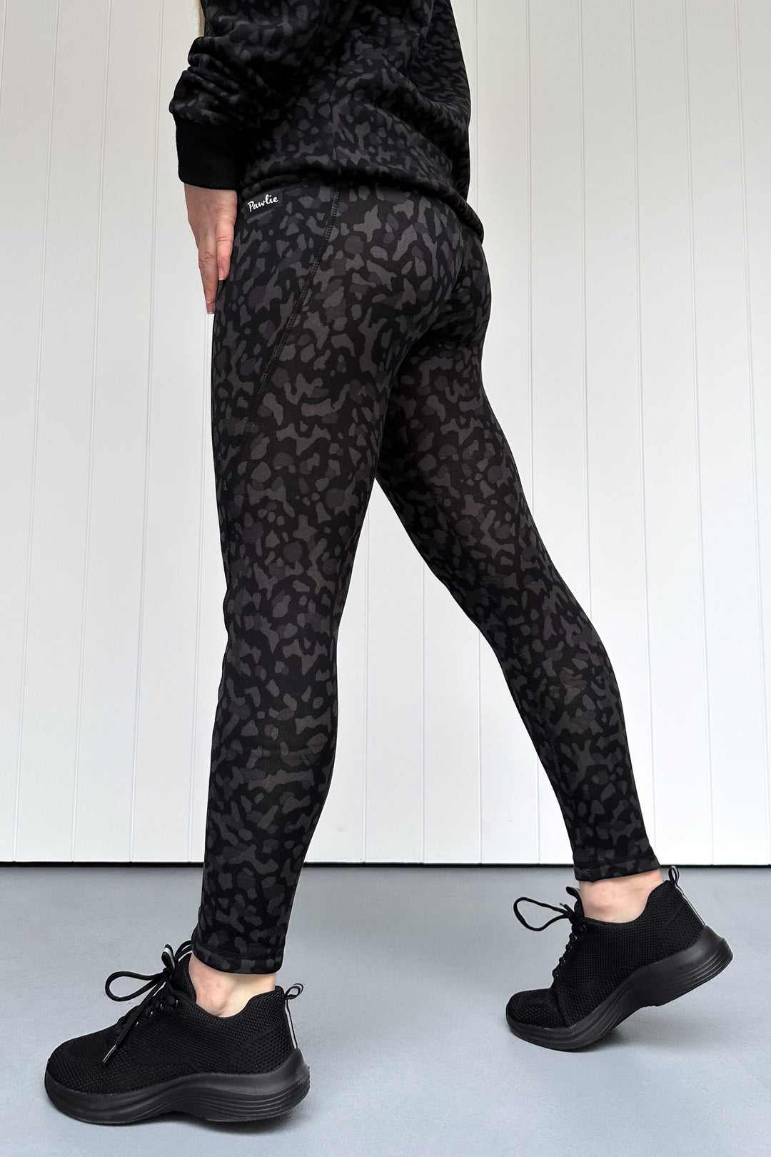 Black Panther - Fleece - Leg Pockets - Full Leggings