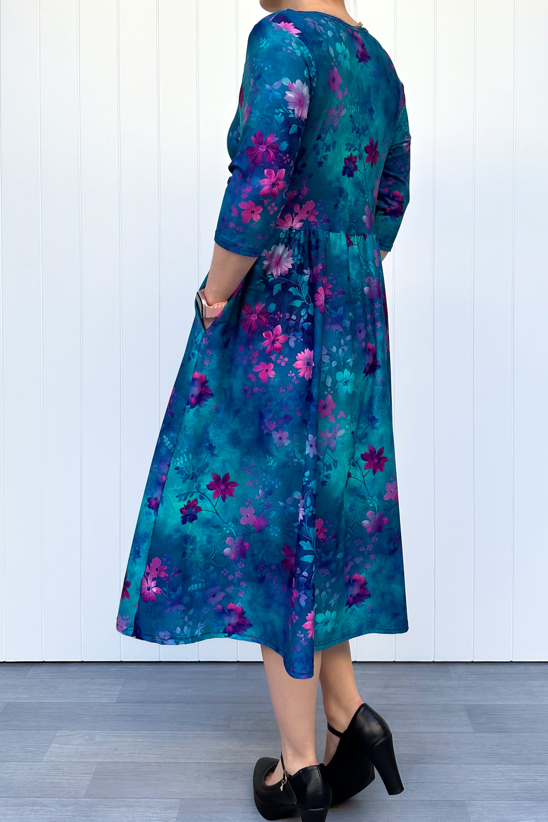 Ethereal Bloom - Midi Dress - 3/4 Sleeve - Pockets