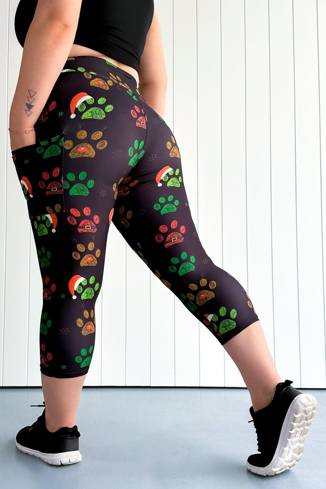 Santa Paws - Casual - Capri Leggings - Pockets