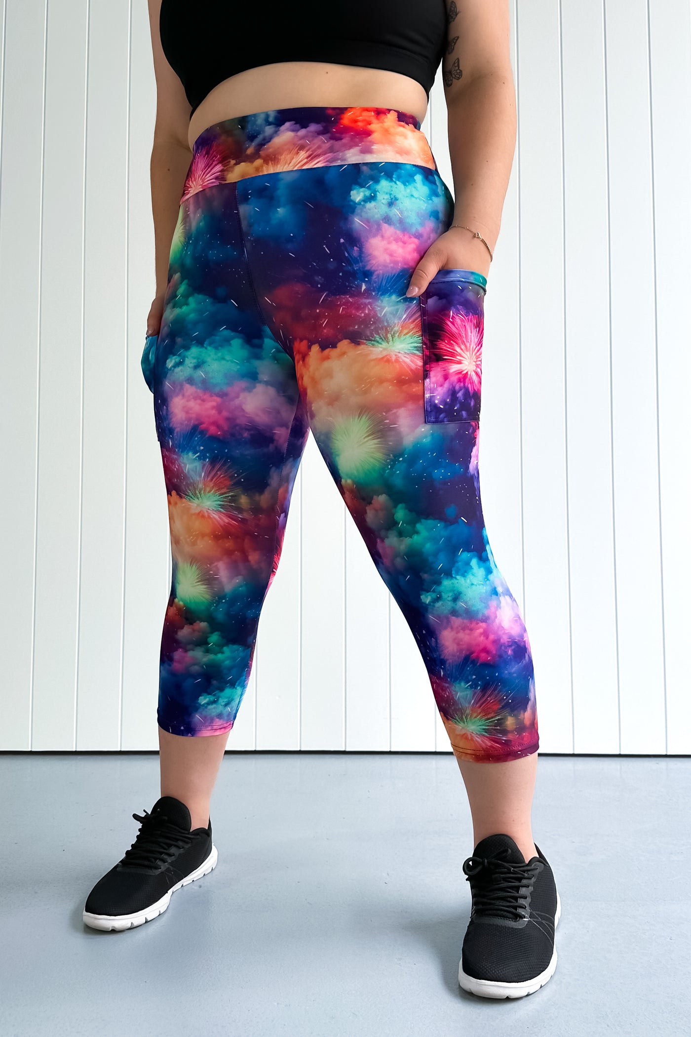 Colourful Fireworks - Casual - Capri Leggings - Pockets