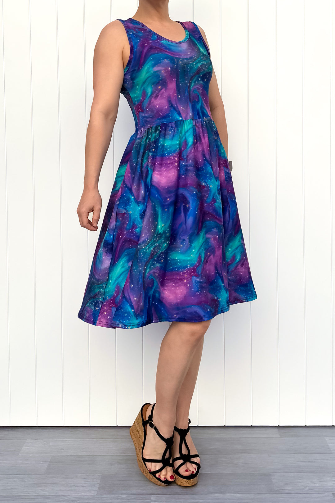 Aurora Sky - Sleeveless Knee Length Dress - Side Pockets