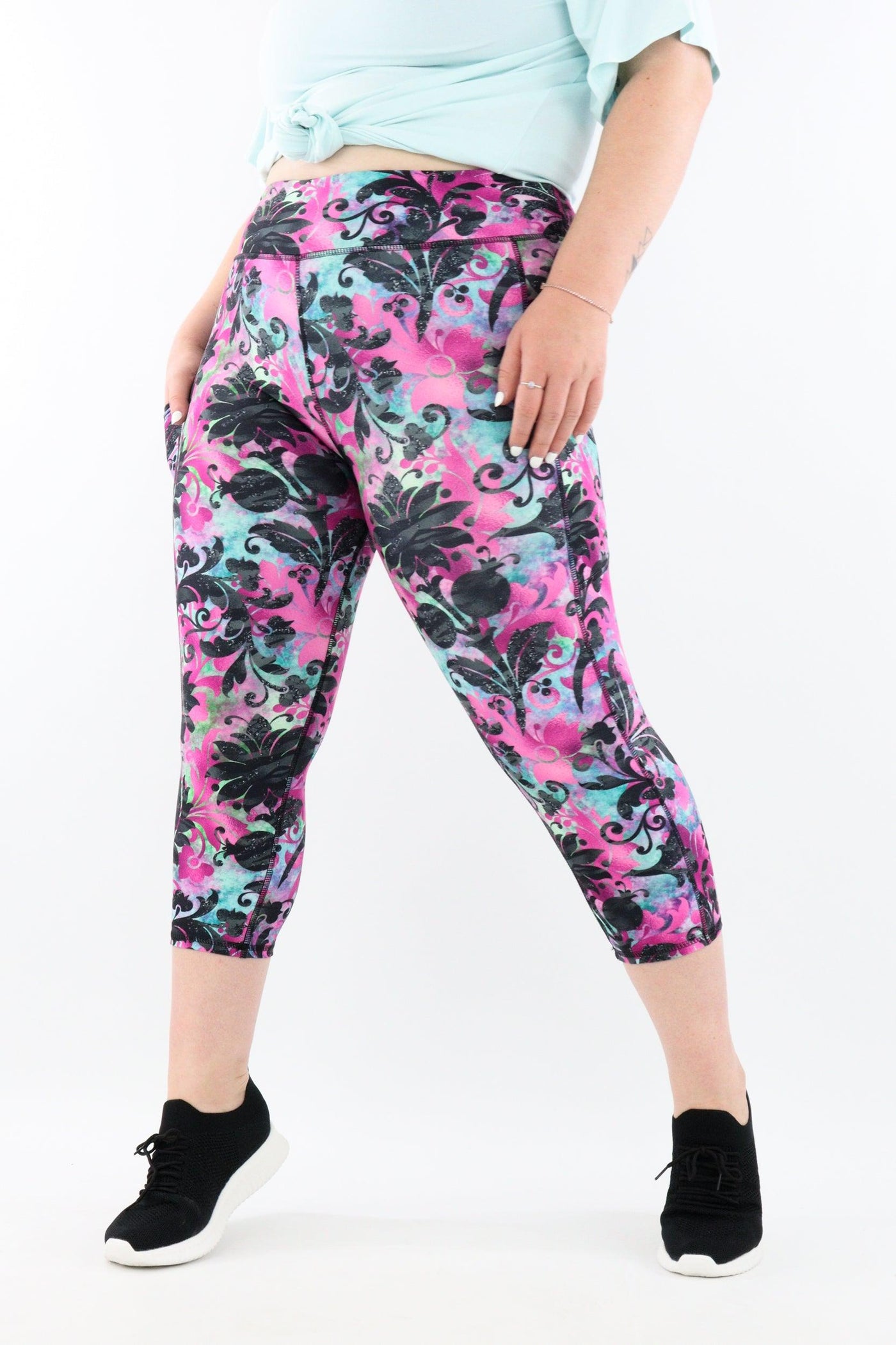 Glisten Floral - Casual - Capri Leggings - Pockets - Pawlie