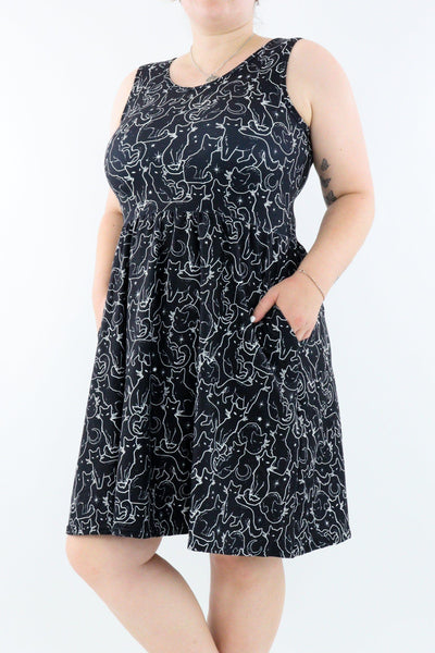 Familiar Cat - Sleeveless Skater Dress - Knee Length - Side Pockets - Pawlie