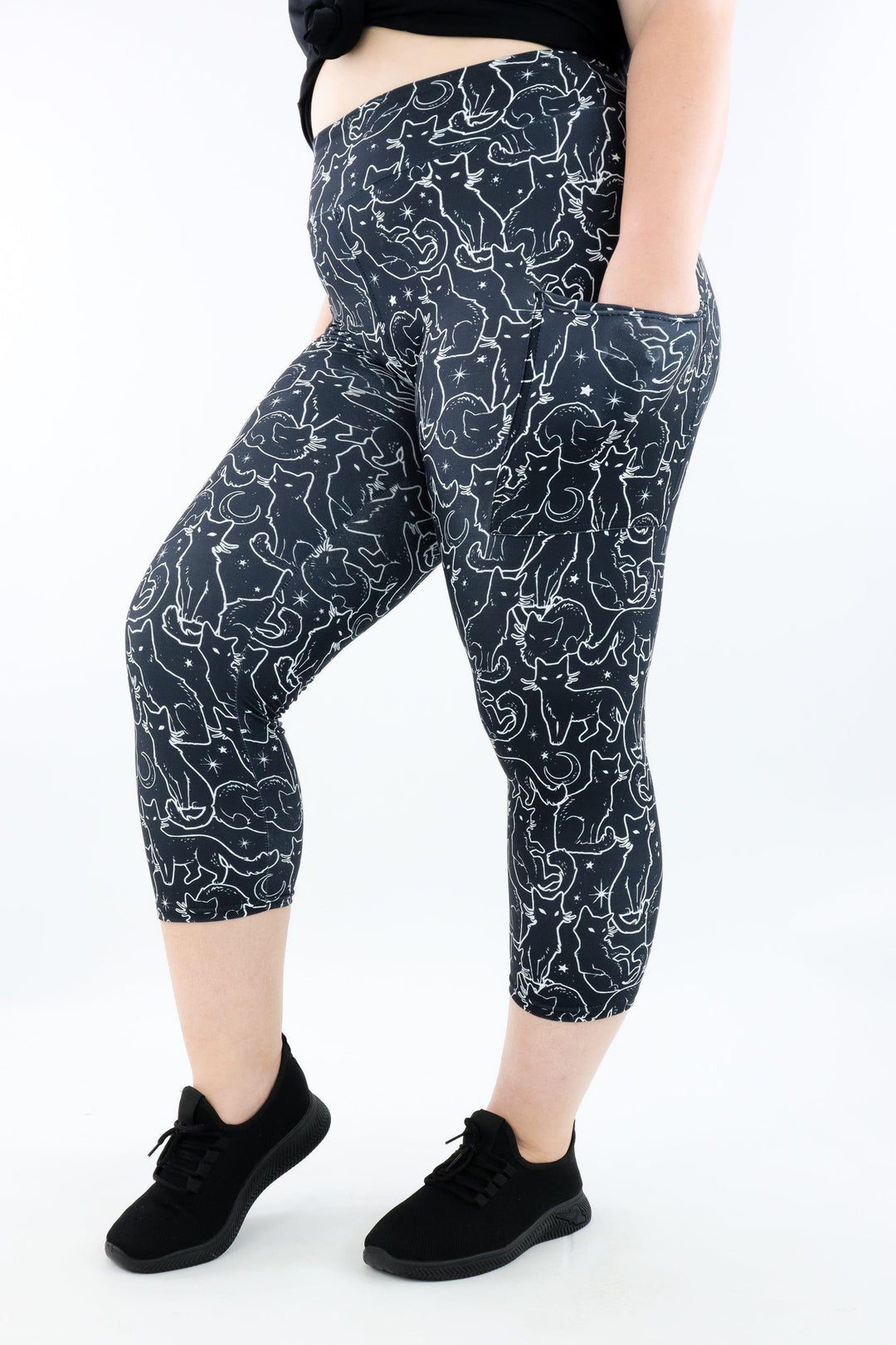 Familiar Cat - Casual - Capri Leggings - Pockets Casual Capri Leggings - Pockets Pawlie   