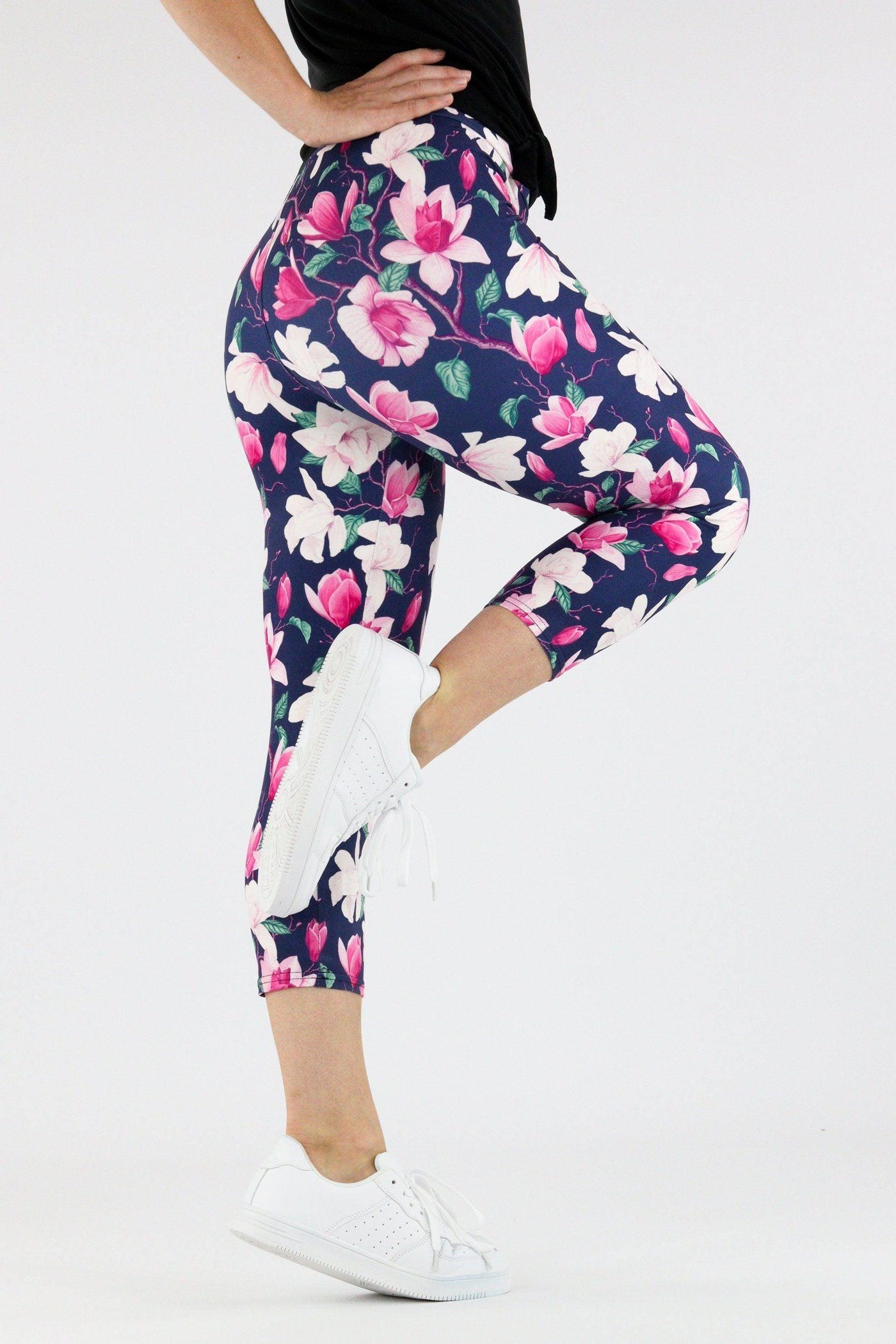 Vintage Magnolia - Casual - Capri Leggings