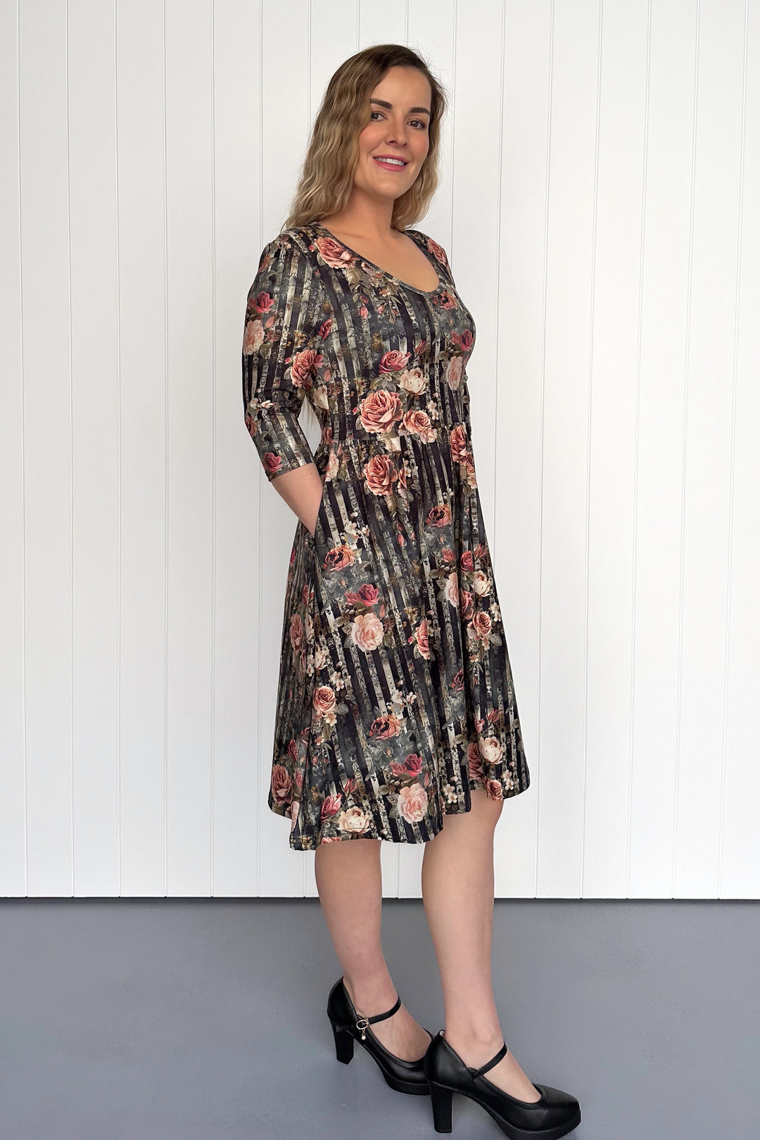 Heritage Rose - 3/4 Sleeve - Knee Length Dress - Pockets