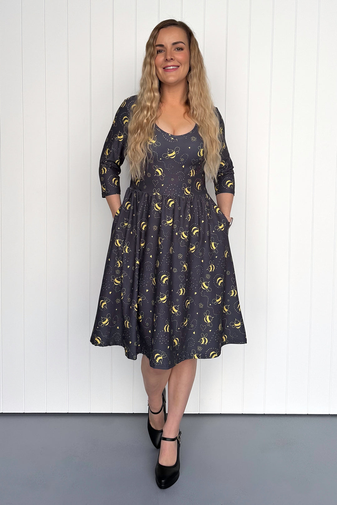 Bumble Bee - 3/4 Sleeve - Knee Length Dress - Pockets