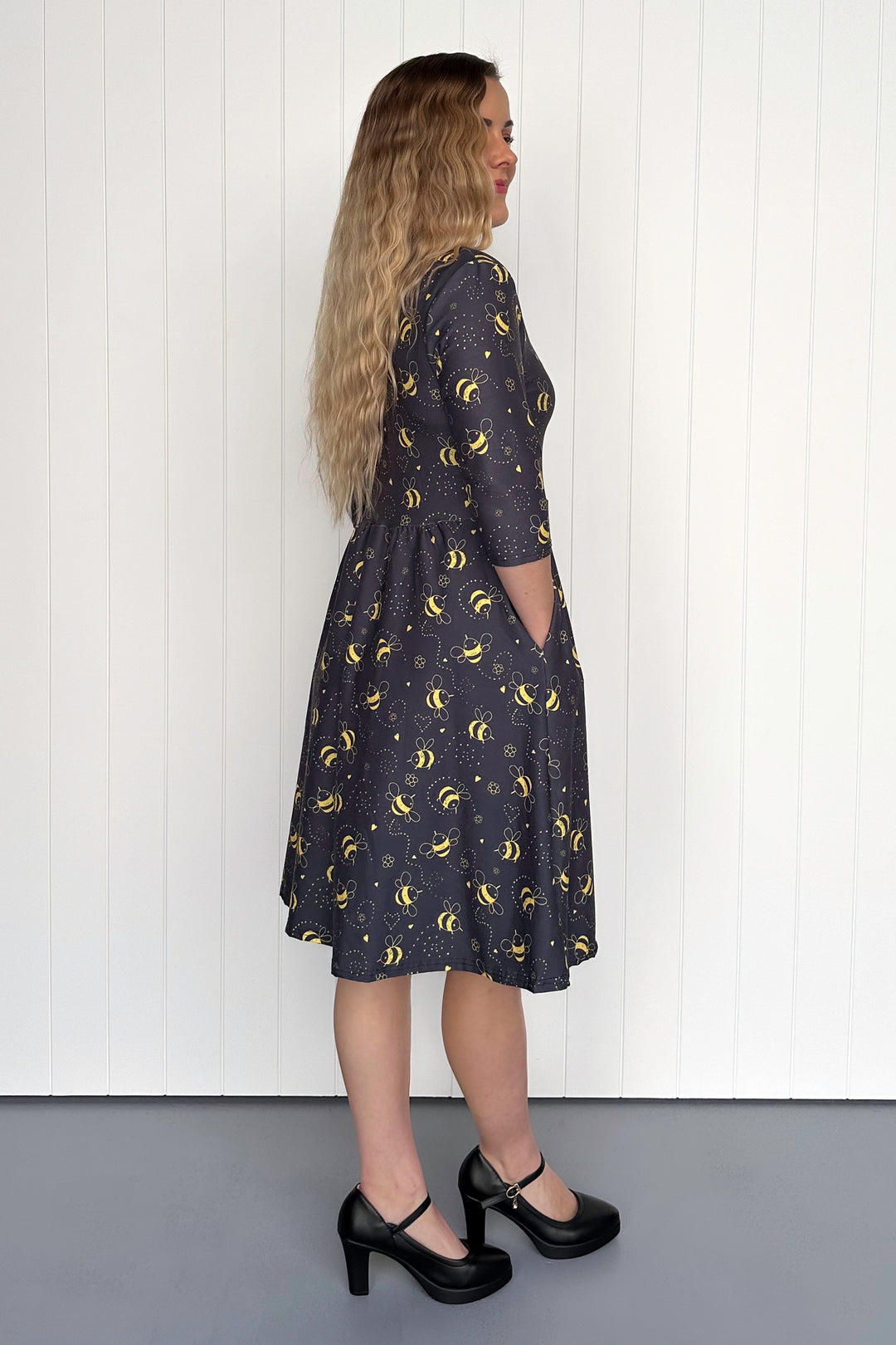 Bumble Bee - 3/4 Sleeve - Knee Length Dress - Pockets