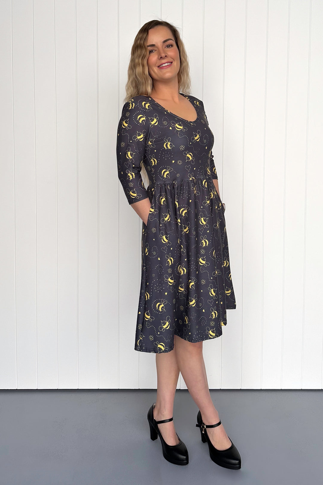 Bumble Bee - 3/4 Sleeve - Knee Length Dress - Pockets