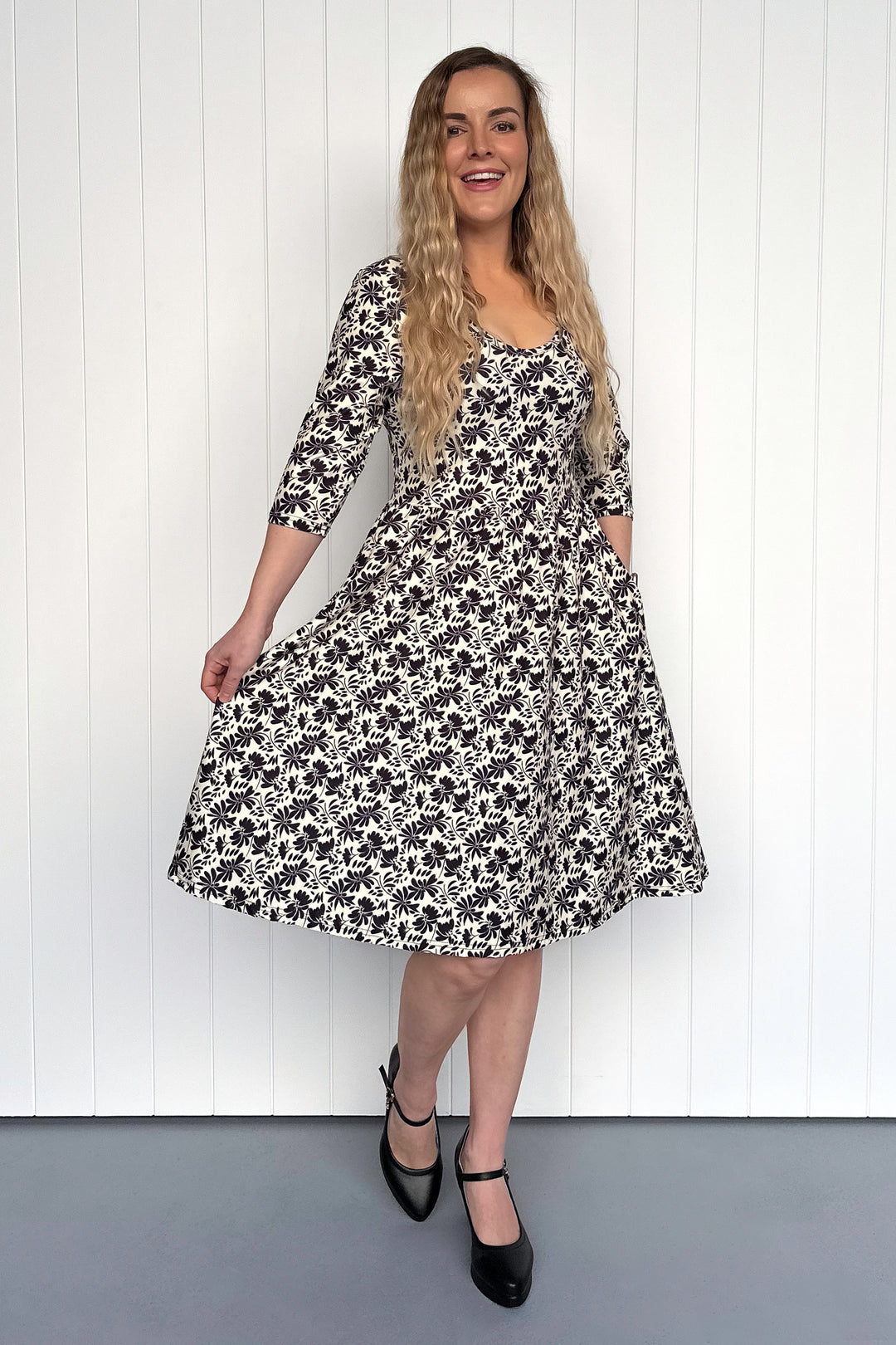 Ivory Onyx Blossom - 3/4 Sleeve - Knee Length Dress - Pockets