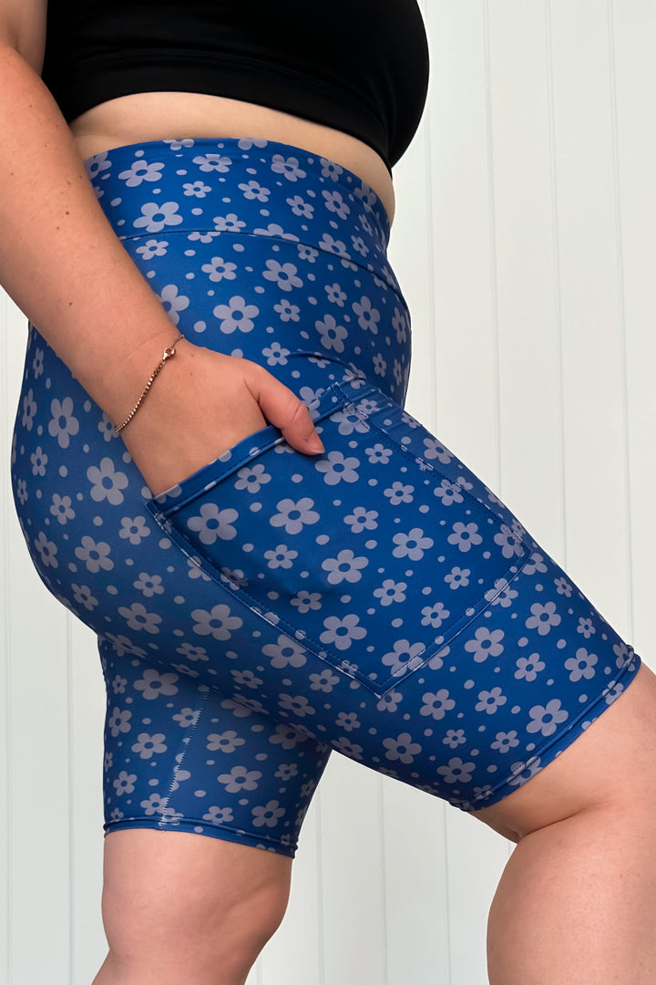 Navy Daisy Confetti - Casual - Long Shorts - Pockets
