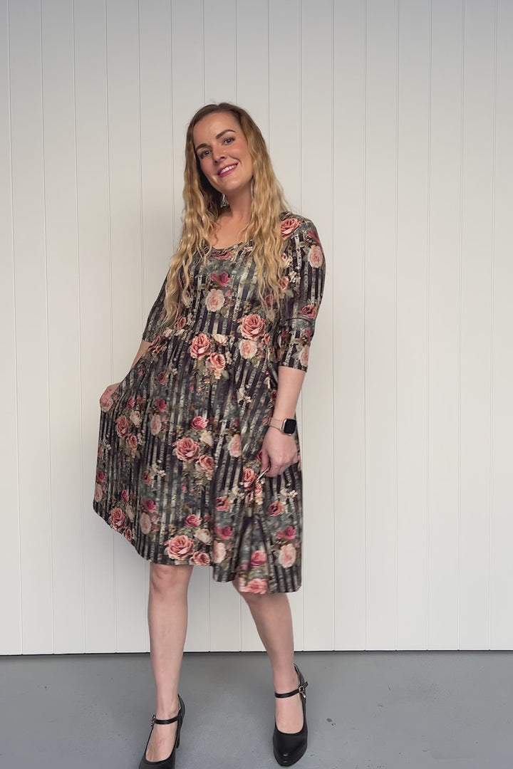 Heritage Rose - 3/4 Sleeve - Knee Length Dress - Pockets