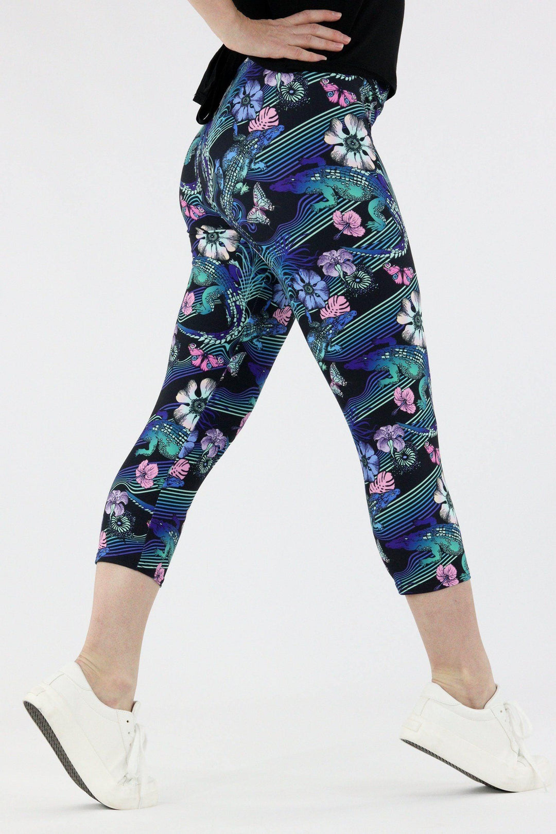 Crocodile Tropics - Casual Capri Leggings Casual Capri Leggings Pawlie   