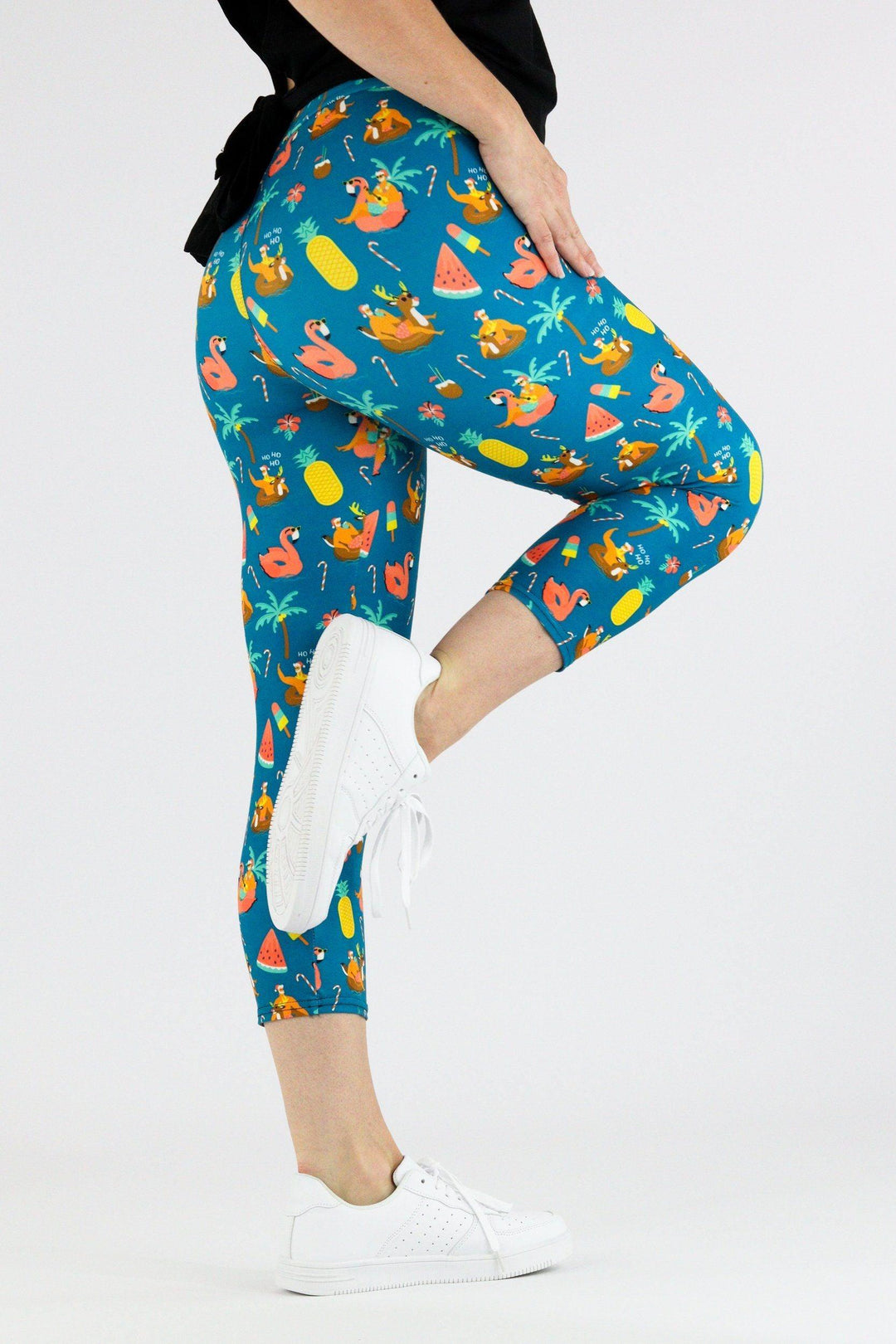 Tropical Christmas - Casual Capri Leggings Casual Capri Leggings Pawlie   