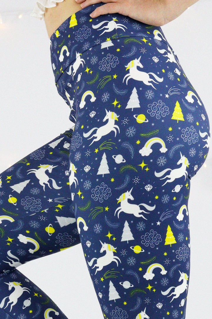 Christmas Unicorns - Casual Capri Leggings Casual Capri Leggings Pawlie   