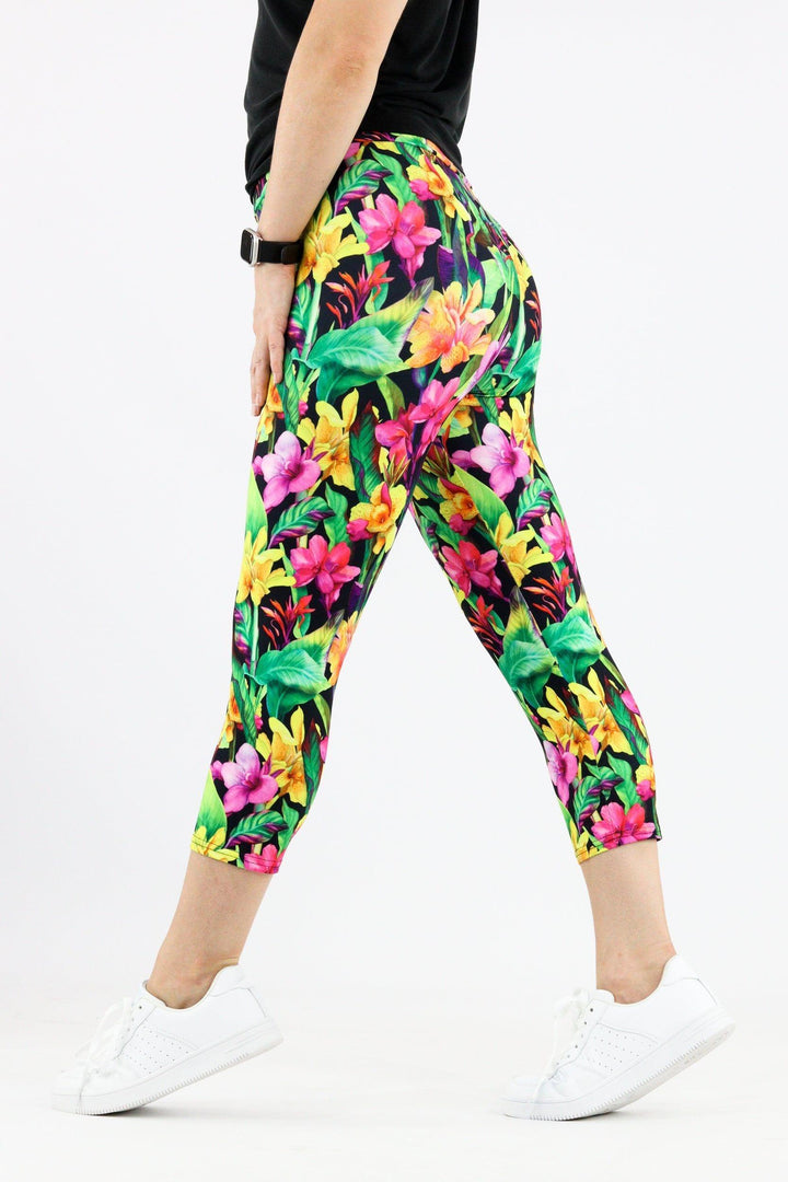 Exotic Flowers - Casual Capri Leggings Casual Capri Leggings Pawlie   