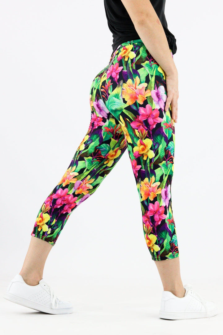 Exotic Flowers - Casual Capri Leggings Casual Capri Leggings Pawlie   